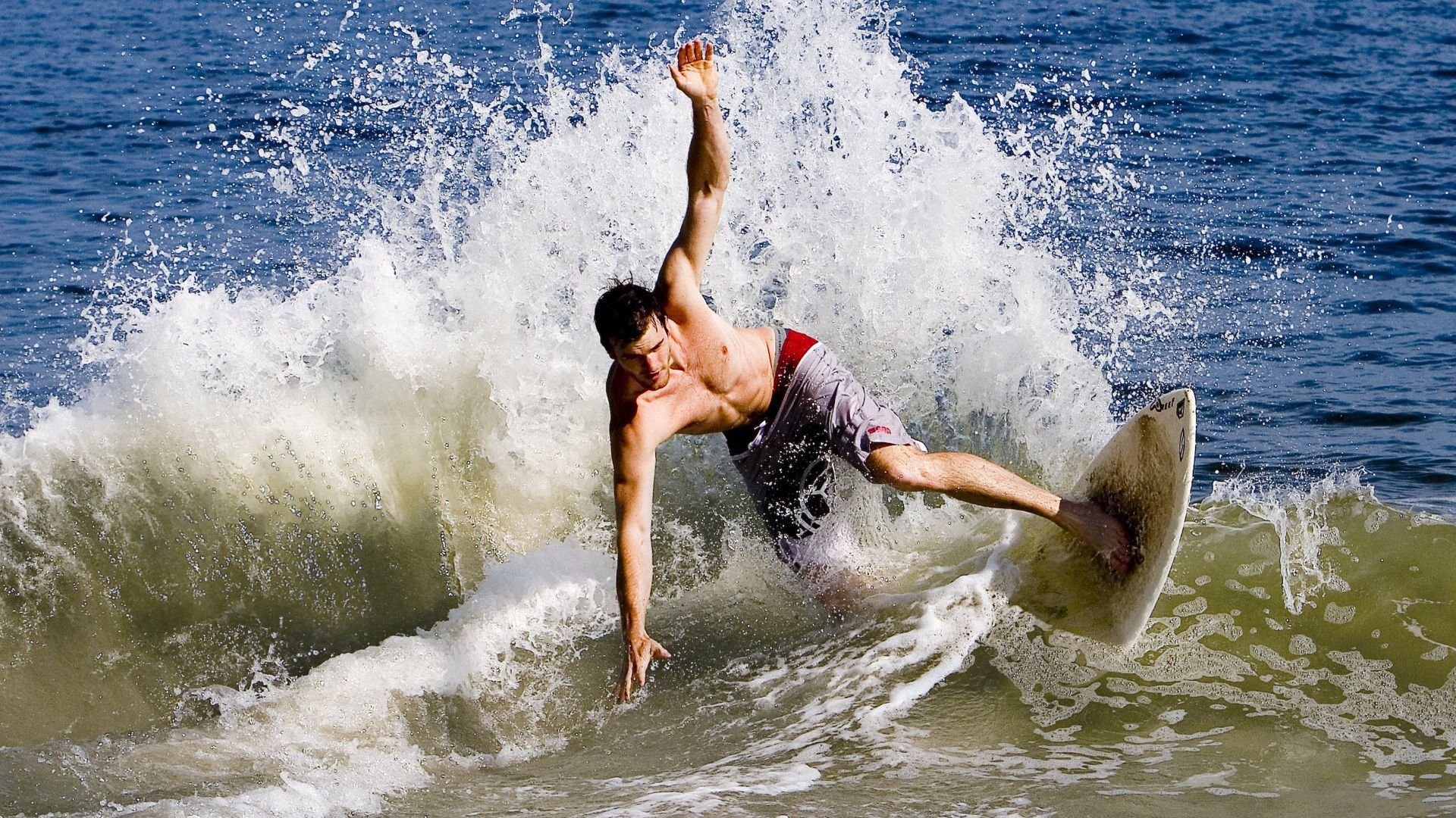 印度尼西亚骑手Nurstdinov Zayan Fatih在“Pink Polo”赛事中未获奖项，但展现出顽强拼搏精神。